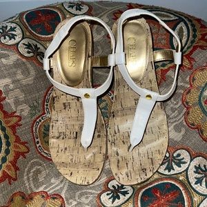 Chaps size 8 white wedges